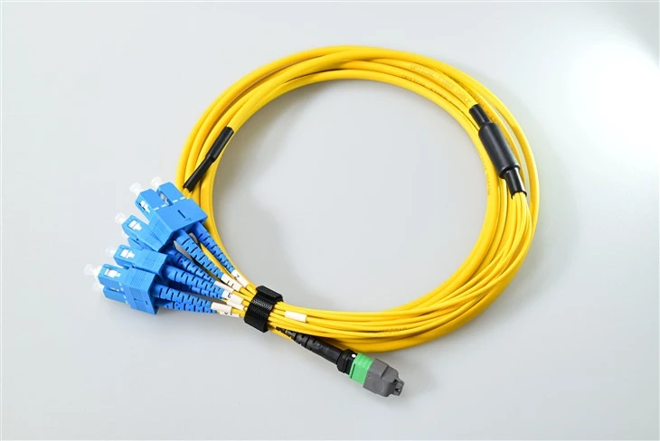 สายแพทช์ไฟเบอร์ 8 CORE SC ถึง MTP MPO